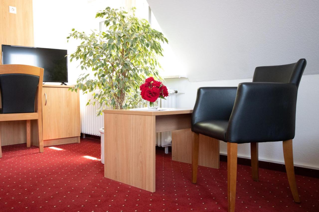 Pension Krone Schwaebisch Gmuend Luaran gambar