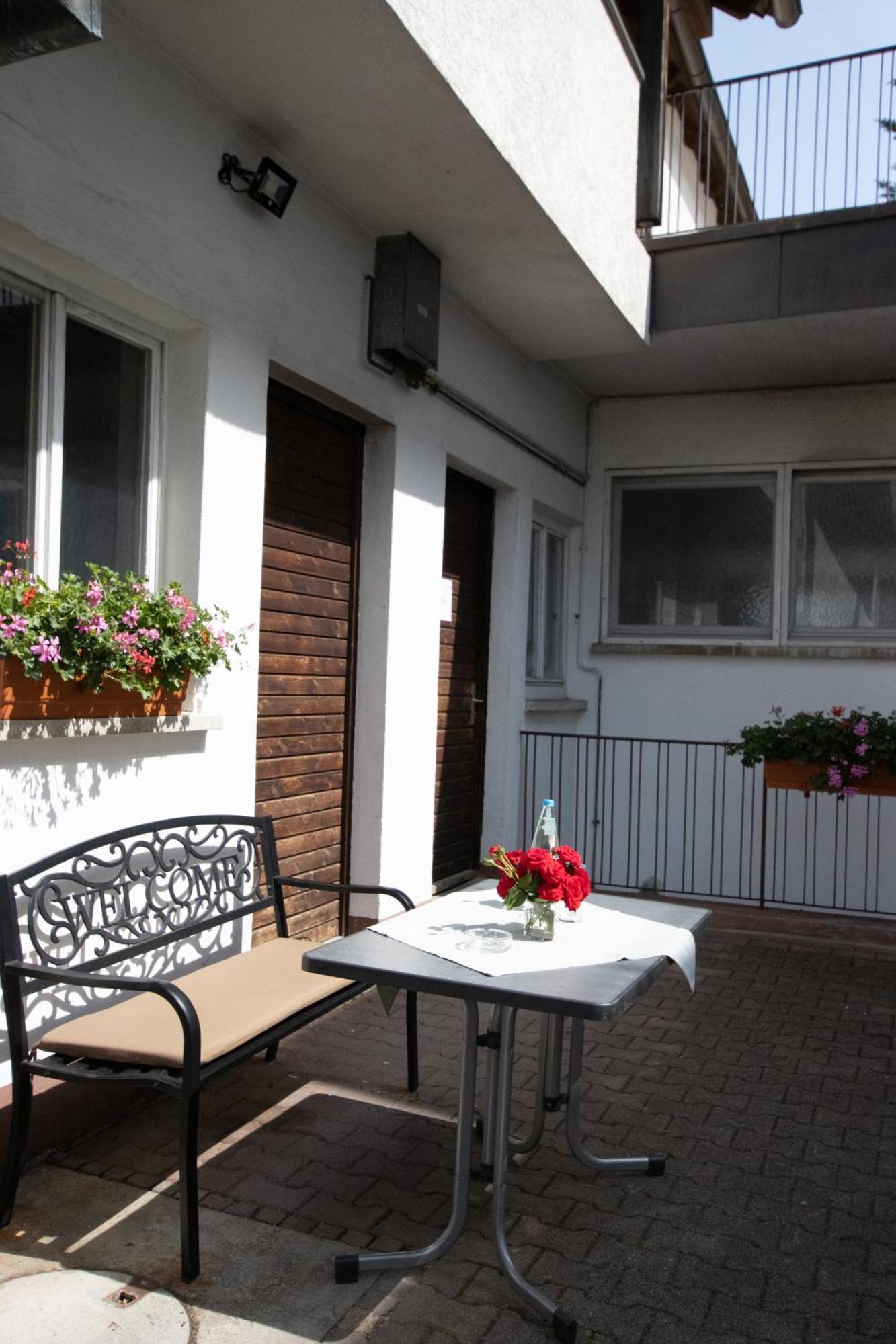 Pension Krone Schwaebisch Gmuend Luaran gambar